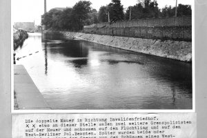 Peter Göring, erschossen an der Berliner Mauer: Tatortfoto der West-Berliner Polizei mit gekennzeichneter Position der Ost-Berliner Grenzpolizei am Spandauer Schifffahrtskanal nahe der Sandkrugbrücke, 23. Mai 1962