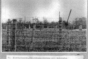 Jörg Hartmann, shot dead at the Berlin Wall: West Berlin police photo of the border strip at Kiefholzstrasse/Heidekampgraben [March 14, 1966]