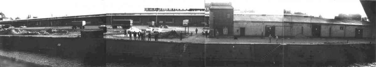Paul Stretz, shot dead in the Berlin border waters: East German border troop photo –  People on the West Berlin bank of the Spandauer Schiffahrts Canal observing the events [April 29,1966]