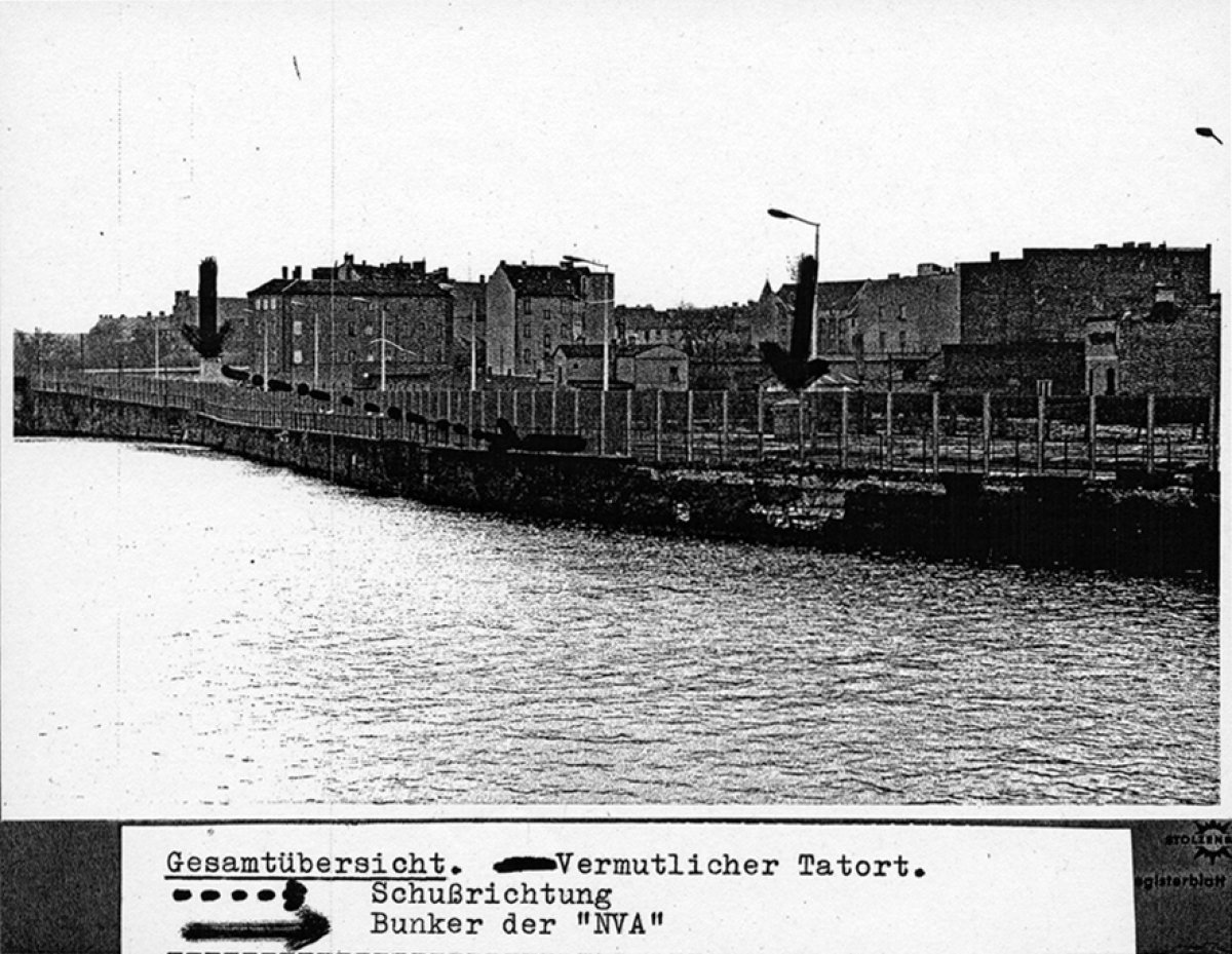 Elke and Dieter Weckeiser, shot dead at the Berlin Wall: West Berlin police photo with site of incident marked in the death strip between Berlin-Tiergarten and Berlin-Mitte [Feb. 18, 1968]