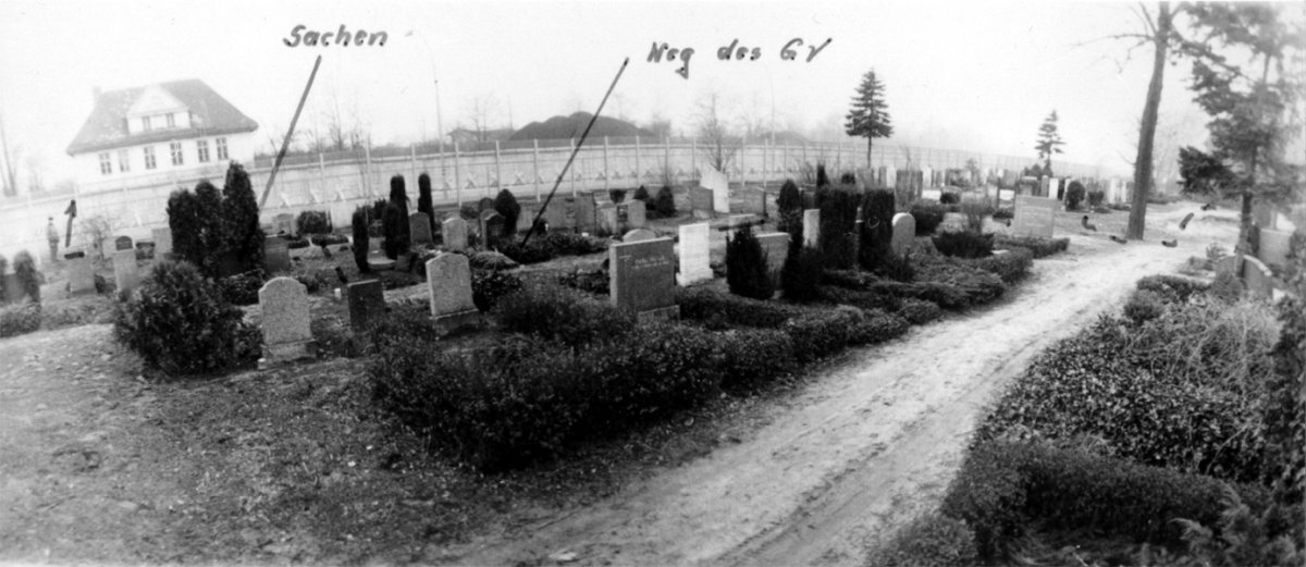 Horst Einsiedel, shot dead at the Berlin Wall: MfS photo of tracks and the escape route near the Wall between Berlin-Niederschönhausen and Berlin-Reinickendorf [March 15, 1973] MfS photo