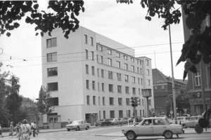 In Ost-Berlin wird die Ständige Vertretung der Bundesrepublik in der DDR in der Hannoverschen Straße eingerichtet; Aufnahme 25. Juni 1974
