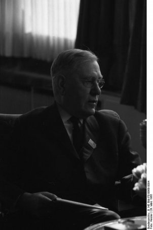 Dr. Heinrich Krone, Bundesminister für besondere Aufgaben der Bundersrepublik; Aufnahme 28. März 1965