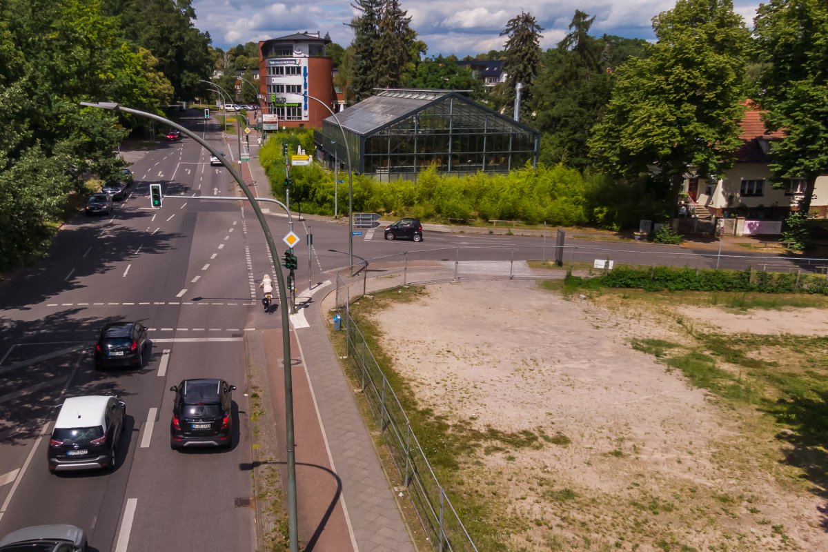 Oranienburger Chaussee, zwischen Frohnau und Glienicke-Nordbahn