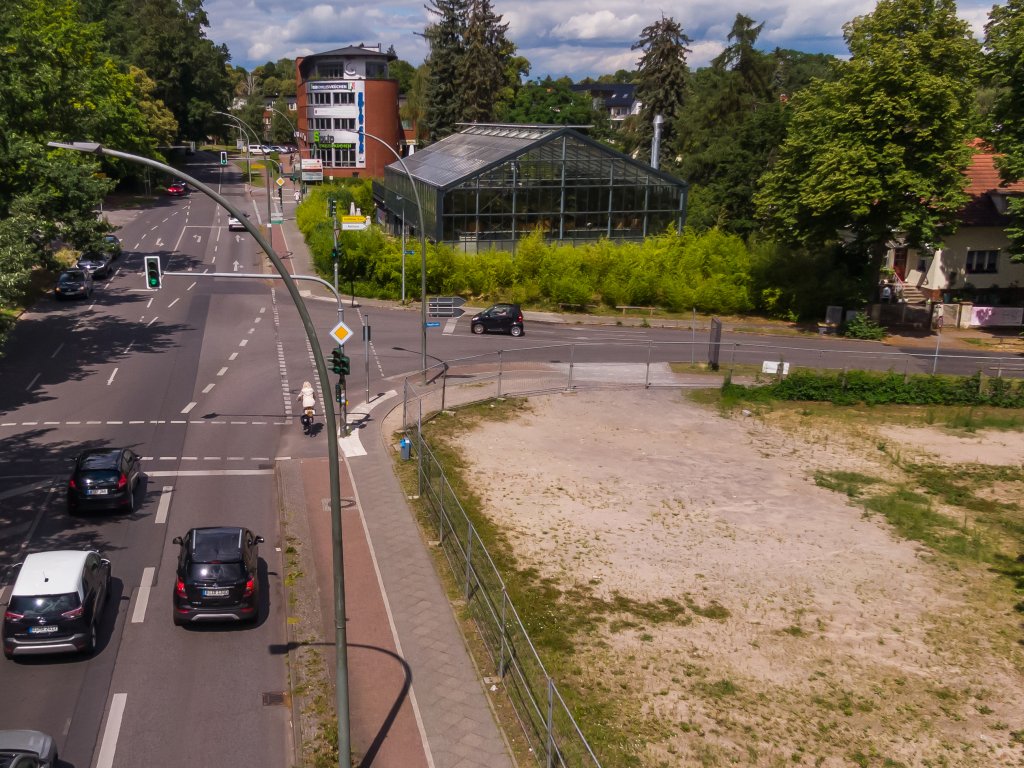 Oranienburger Chaussee, zwischen Frohnau und Glienicke-Nordbahn Oranienburger Chaussee, zwischen Frohnau und Glienicke-Nordbahn