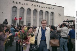 Begrüßung der „heldenhaften vietnamesischen Jugend“ zu den X. Weltfestspielen am Ostbahnhof, 27. Juli 1973
