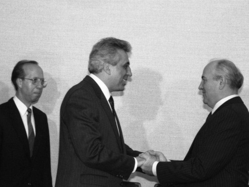 Das erste Treffen zwischen den Generalsekretären des ZK der SED, Egon Krenz und der KPdSU, Michail Gorbatschow findet in Moskau statt, 1. November 1989.
