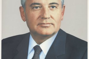 Farbige Porträtaufnahme von Michail Gorbatschow.