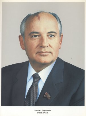 Farbige Porträtaufnahme von Michail Gorbatschow.