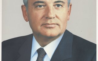 Farbige Porträtaufnahme von Michail Gorbatschow.