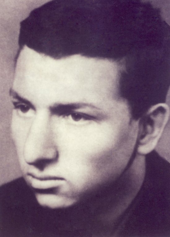 Hans-Joachim Wolf Hans-Joachim Wolf: geboren am 8. August 1947, erschossen am 26. November 1964 bei einem Fluchtversuch an der Berliner Mauer (Aufnahme 1964)