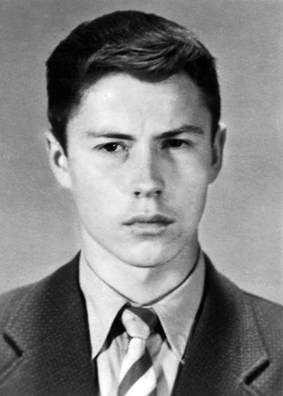 Volker Frommann: geboren am 23. April 1944, verunglückt und schwer verletzt am 1. März 1973 bei einem Fluchtversuch an der Berliner Mauer, gestorben am 5. März 1973 an den Folgen der Verletzungen (Aufnahme Anfang der 1960er Jahre)