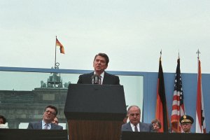 Ronald Reagan in front of the Brandenburg Gate, 12 June1987