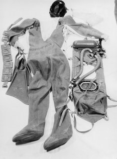 Ingo Krüger, drowned in the Berlin border waters: MfS photo of diving equipment [December 1961]