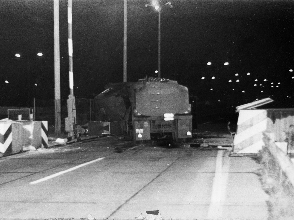 An einer „Straßenrollsperre“ festgefahren: Gescheiterte Flucht mit einem Tanklastwagen am Grenzübergang Marienborn, 21. November 1983
