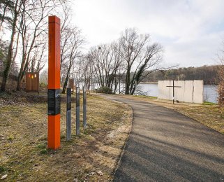 Peter Böhme: Mauerdenkmal in der Späthstraße am Ufer des Griebnitzsees