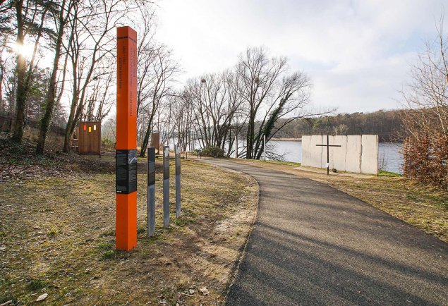 Peter Böhme: Mauerdenkmal in der Späthstraße am Ufer des Griebnitzsees