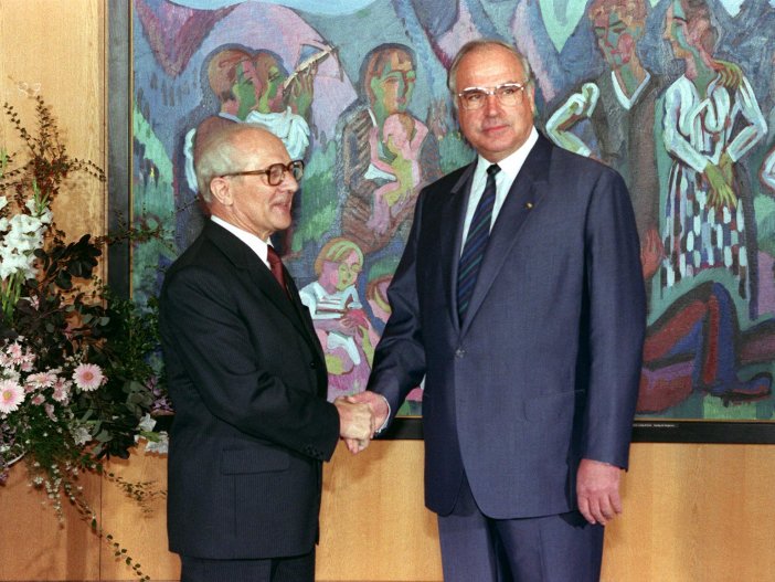 DDR-Generalsekretär Erich Honecker wird am 7. September 1987 von Helmut Kohl empfangen