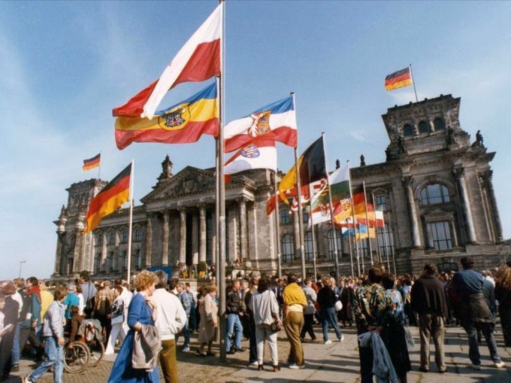 In Welchem Jahr War Die Wiedervereinigung Deutschlands www.chronik-der-mauer.de