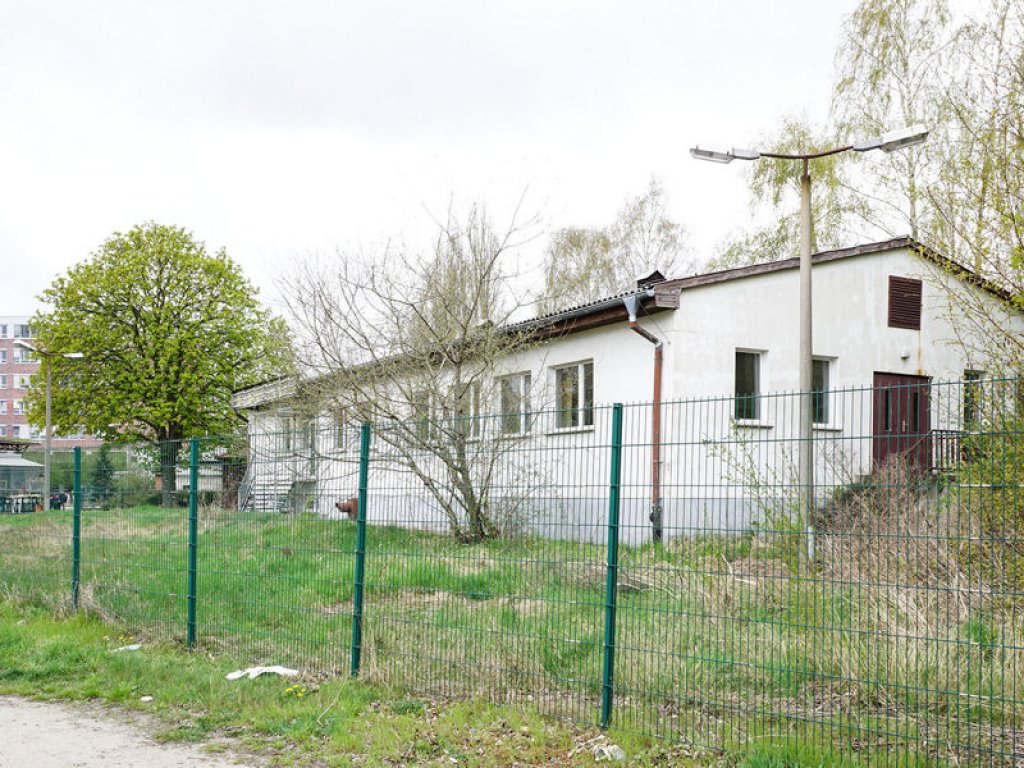 Doppel-Leuchte zur Sicherung des Grenzgebiet-Vorfeldes in Wilhelmsruh; Aufnahme 2015