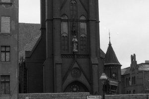 Der zugemauerte Eingang zur Versöhnungskirche in der Bernauer Straße; Aufnahmedatum unbekannt