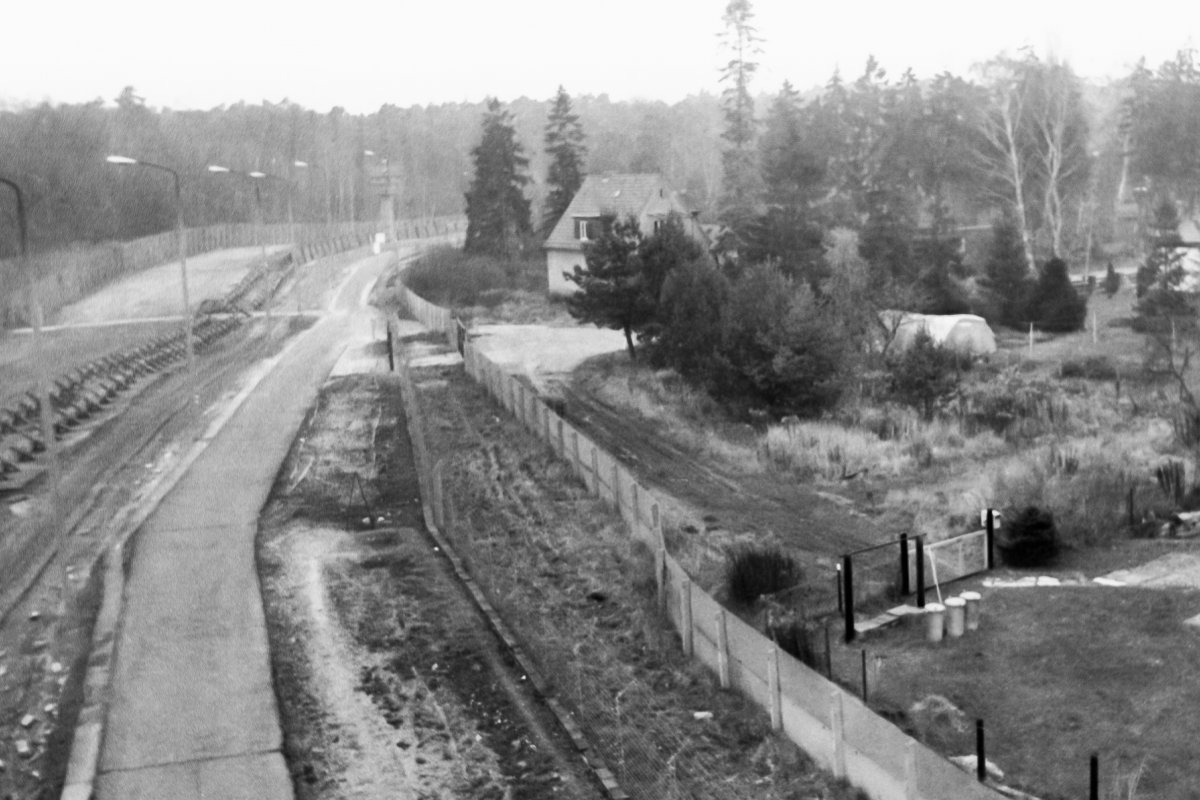 Am Teerofendamm in der Kolonie Dreilinden. Blick Richtung Norden, Aufnahme 1980er Jahre