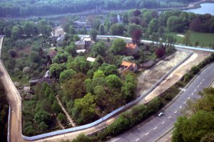 Klein Glienicke und der Grenzstreifen zu West-Berlin