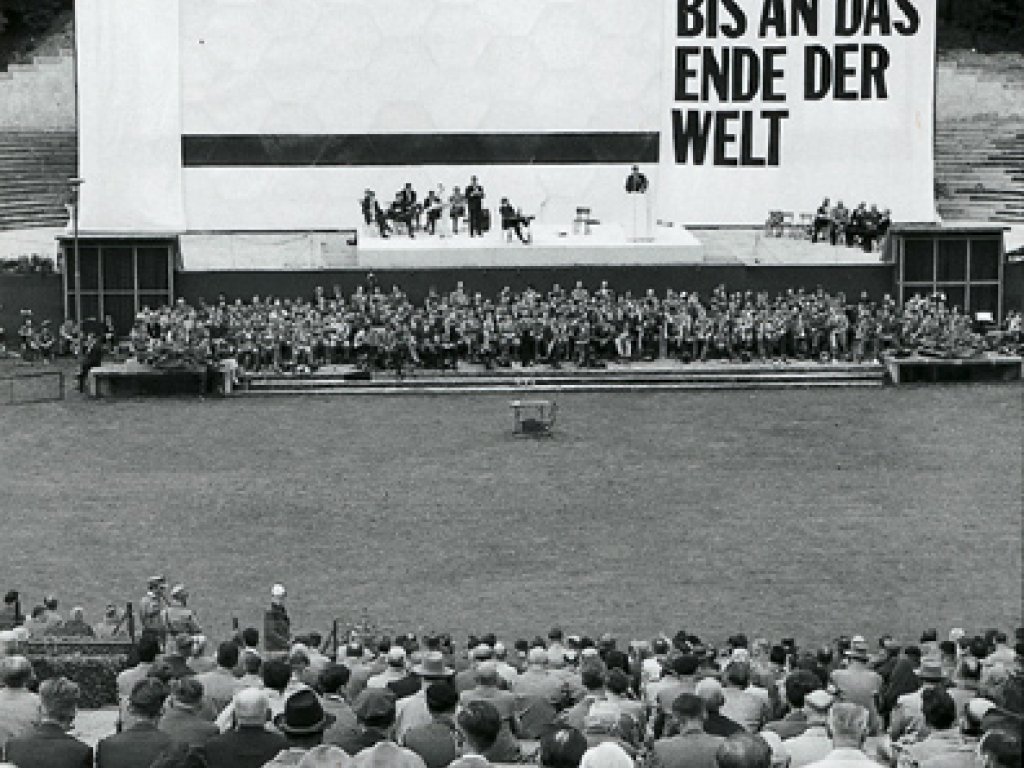 Stunde der Männer in der Waldbühne beim 10. Evangelischen Kirchentag Berlin 1961 vom 19. - 23. Juli 1961