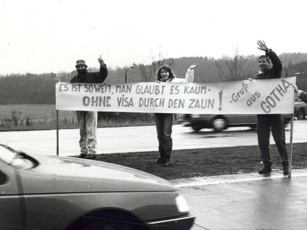 Gothaer begrüßen die erstmals ohne Visum einreisenden Bürger aus der Bundesrepublik, 24. Dezember 1989.
