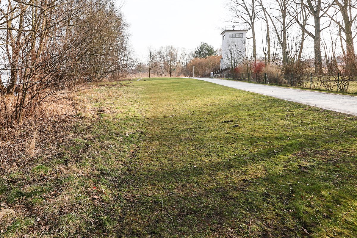 Führungsstelle der DDR-Grenztruppen, Nieder Neuendorf Führungsstelle der DDR-Grenztruppen, Nieder Neuendorf, an der Havel