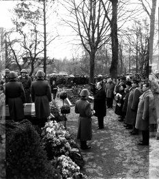 Ulrich Steinhauer, erschossen an der Berliner Mauer: Beisetzung auf dem Alten Friedhof in Ribnitz-Damgarten, 12. November 1980