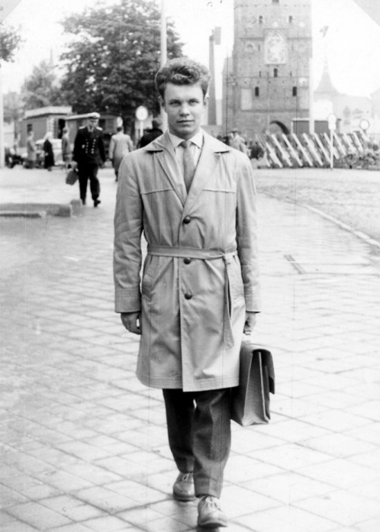 Egon Schultz, erschossen an der Berliner Mauer: Als Lehrer in Rostock vor der Einberufung zu den Grenztruppen, Aufnahme um 1963 Egon Schultz, erschossen an der Berliner Mauer: Als Lehrer in Rostock vor der Einberufung zu den Grenztruppen, Aufnahme um 1963