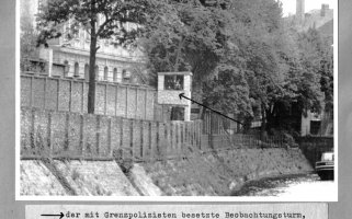 Peter Göring, erschossen an der Berliner Mauer: Tatortfoto der West-Berliner Polizei von einem Beobachtungsturm der Ost-Berliner Grenzpolizei am Spandauer Schifffahrtskanal nahe der Sandkrugbrücke, 23. Mai 1962