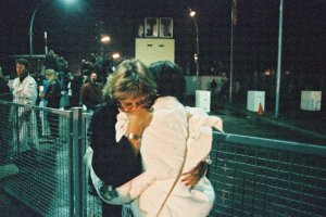 Bornholm Strasse border crossing: controls stopped, 9/10 November 1989
