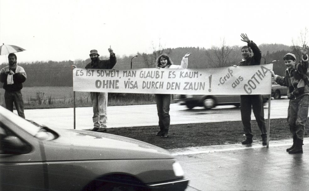 Gotha residents welcome West Germans entering East Germany without a visa for the first time, 24 December 1989