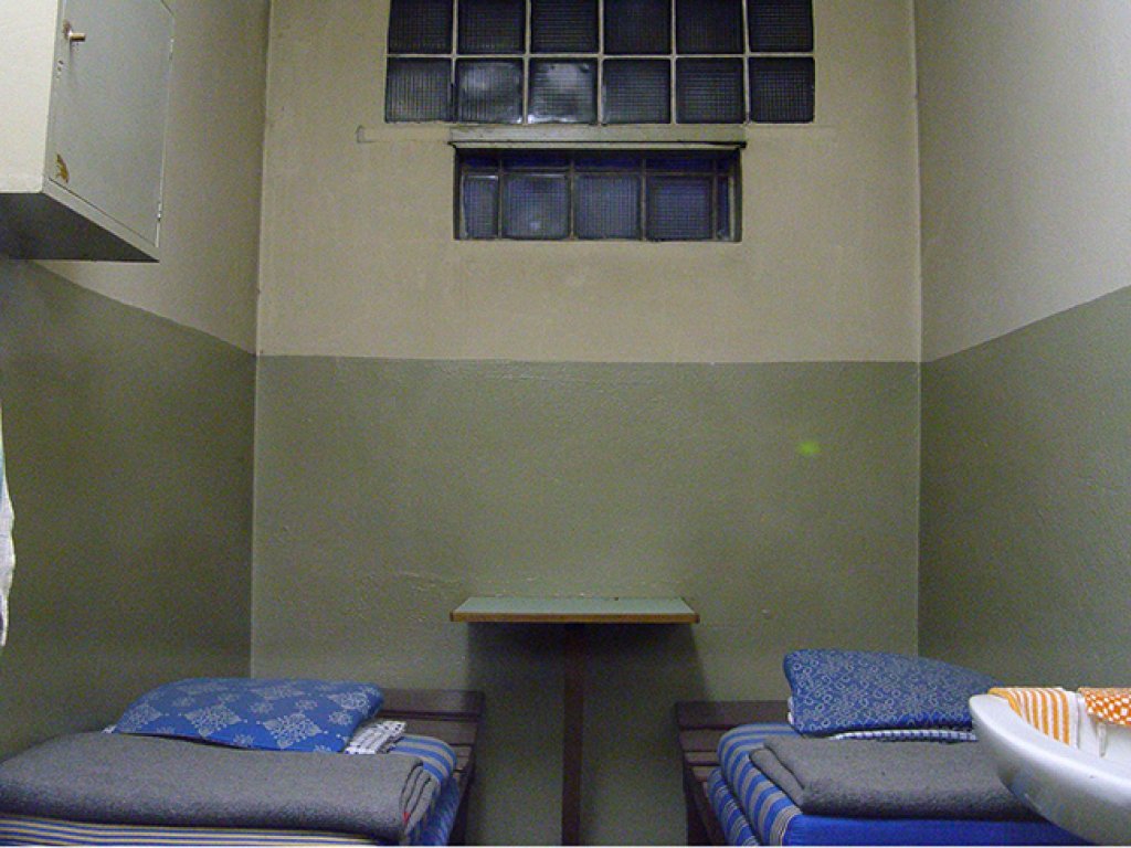 Doppelzelle in der Potsdamer Stasi-Untersuchungshaftanstalt Lindenstraße 54/55; Aufnahme 2006