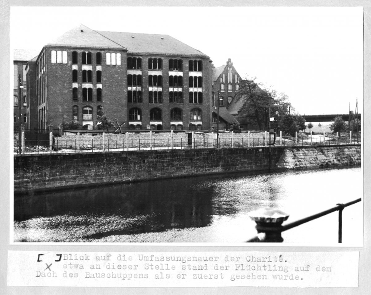 Lutz Haberlandt, shot dead at the Berlin Wall: West Berlin police crime site photo of the Charit&eacute; hospital grounds between Berlin-Mitte and Berlin-Tiergarten [May 27, 1962]
