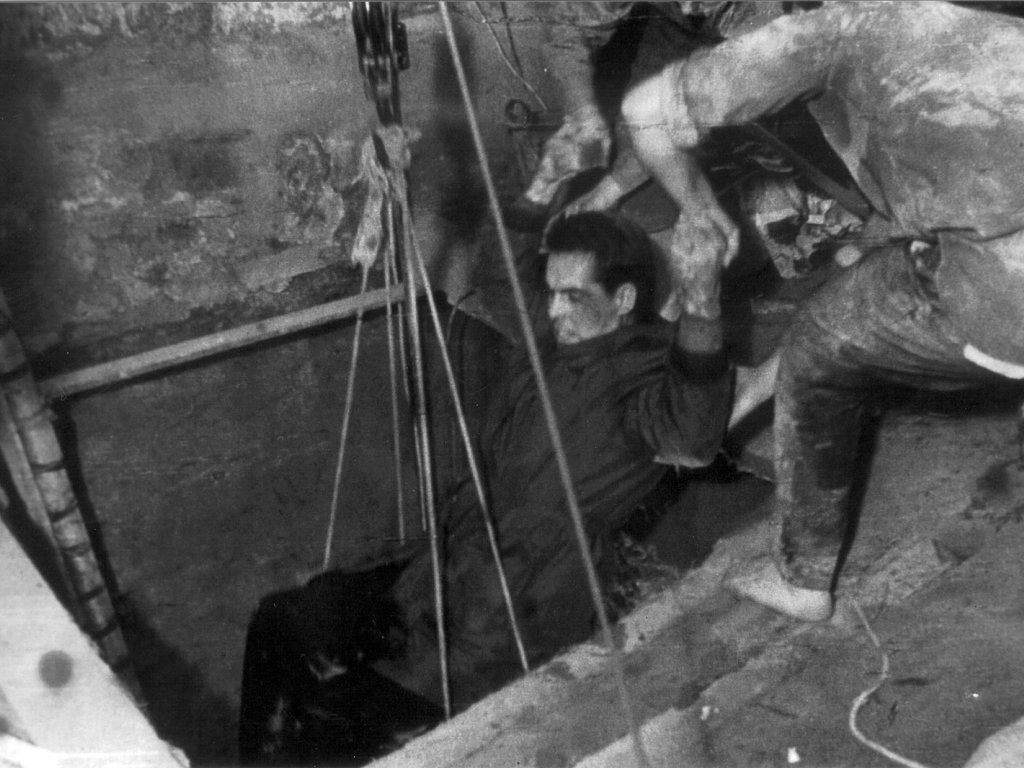 Exit from the escape tunnel in West Berlin's Bernauer Strasse: “Tunnel 57”, October 3-4, 1964