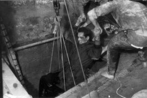 Exit from the escape tunnel in West Berlin's Bernauer Strasse: “Tunnel 57”, October 3-4, 1964