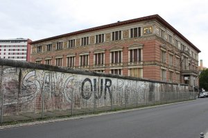 Ostseite der Mauer der 4. Generation ("Grenzmauer 75") am Gropius Bau; Aufnahme 2016