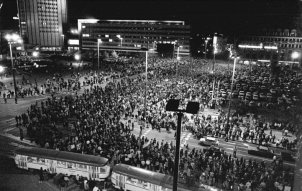 Montagsdemonstration auf dem Karl-Marx-Platz in Leipzig; Aufnahme 16. Oktober 1989