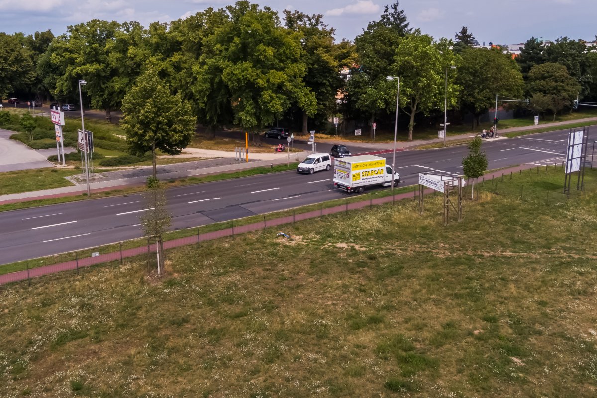 Grenzübergang Staaken/Heerstraße, Blick nach Osten Richtung Berlin