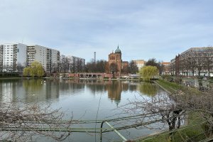 Das Engelbecken und die St. Michael-Kirche im Hintergrund, März 2024