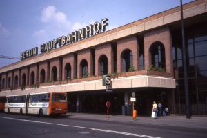 Ost-Berliner Hauptbahnhof, August 1990