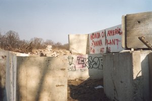 Zwischenlager für Mauerreste bei Heinersdorf südlich von Berlin-Steglitz