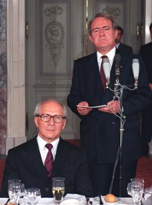 Erich Honecker zu Gast bei Johannes Rau auf Schloß Benrath, 1987