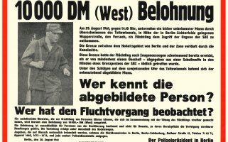 Steckbrief der West-Berliner Polizei zur Ergreifung des mutmaßlichen Mörders von Roland Hoff, 30. August 1961
