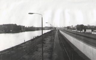 Zwischen Spree und Mühlenstraße (Westseite der „East Side Gallery“), Aufnahme 1980er Jahre