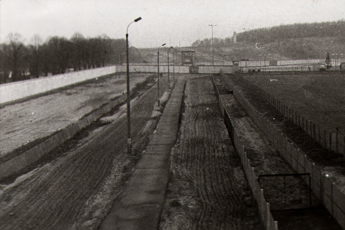 Grenzübergang Staaken/Heerstraße, Aufnahme 1980er Jahre Grenzübergang Staaken/Heerstraße, Blickrichtung Süden, Aufnahme 1980er Jahre