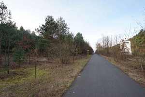 Kolonnenweg und Führungsstelle Bergfelde der DDR-Grenztruppen; Aufnahme 2015